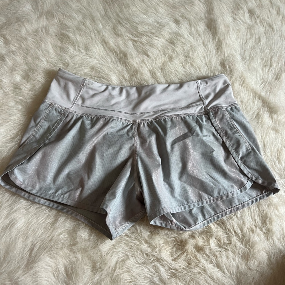 Vintage Sparkly Grey Lululemon Speed Up Shorts 2.5